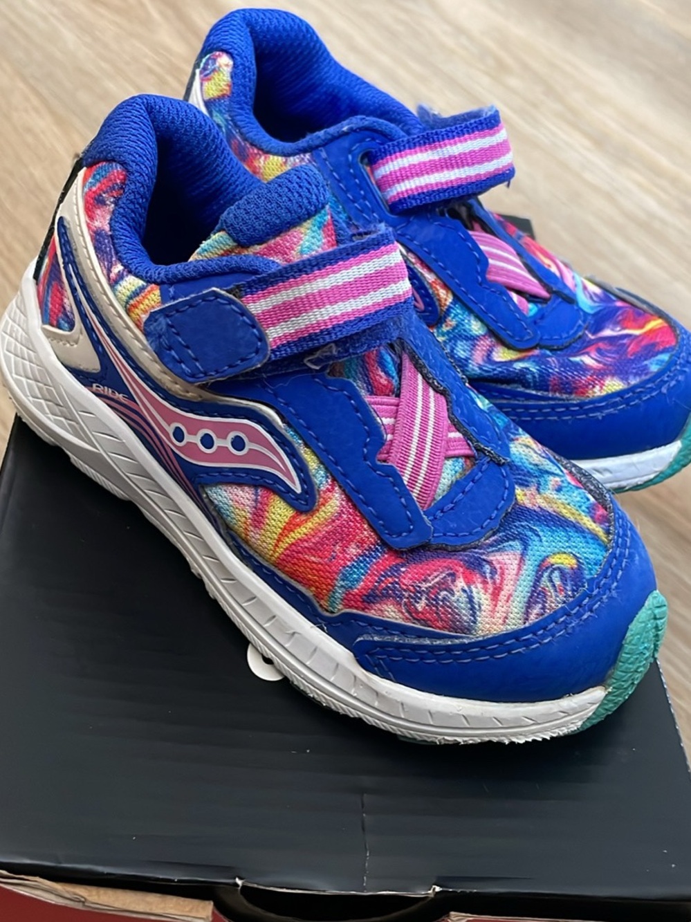 Toddler Saucony - Size 7  Blue Multicolor Athletic Sneakers